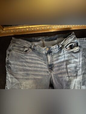 Maurices Light Blue Women's Denim Jeans